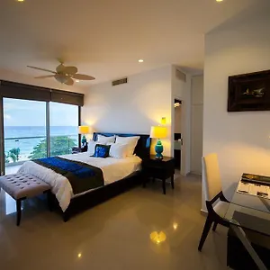 5th Avenue Apartahotel